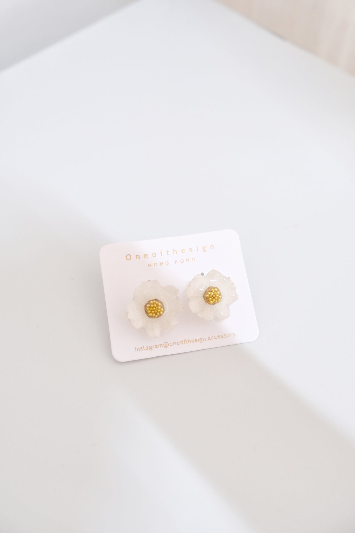 Dried Daisy Earring