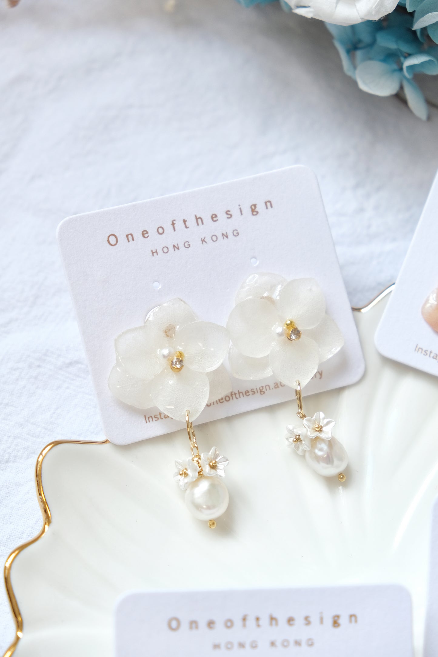 Freshwater pearl with hydrangea